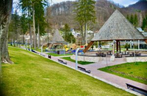 An bun pentru turismul din Băile Olănești. Parcul modernizat și investițiile în agrement atrag tot mai mulți vizitatori An bun pentru turismul din Băile Olănești. Parcul modernizat și investițiile în agrement atrag tot mai mulți vizitatori